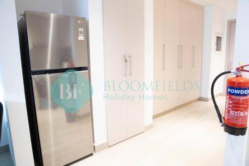 Bloomfields Stylish STU in Waters Edge - Tap to explore photos