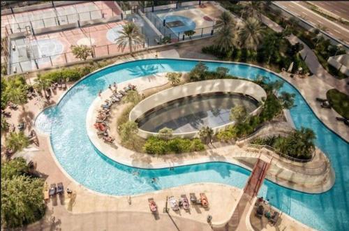 Bloomfields Fantastic 1br In Gate Tower Al Reem - Tap to explore photos