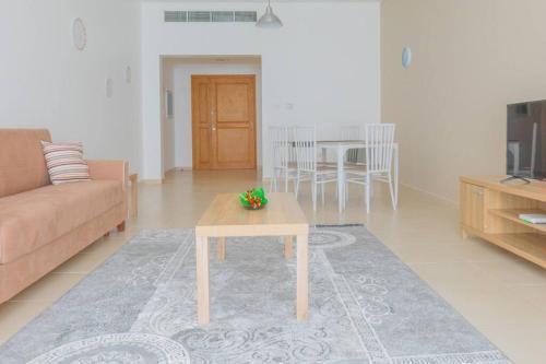 LARGE 3 Bedroom Apartment Beach Front (City View) - Tap to explore photos