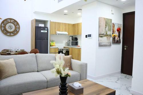 Masdar City Bliss 2BR apartment - Tap to explore photos