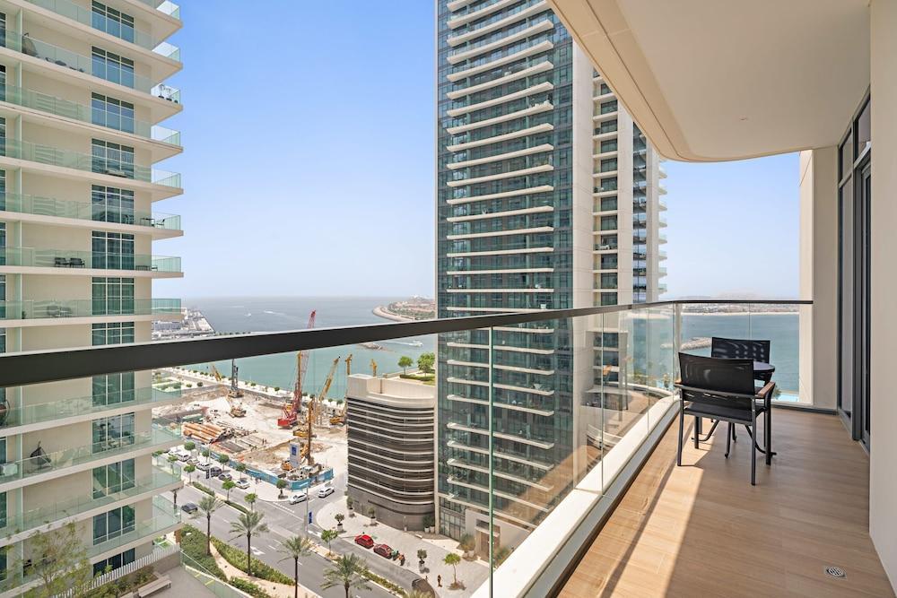 Silkhaus 1 BDR Sea View Retreat Private Beach
