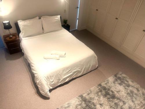 Delightful Apartments by Kensington & Chelsea Desirable Locations W8 SW - Tap to explore photos