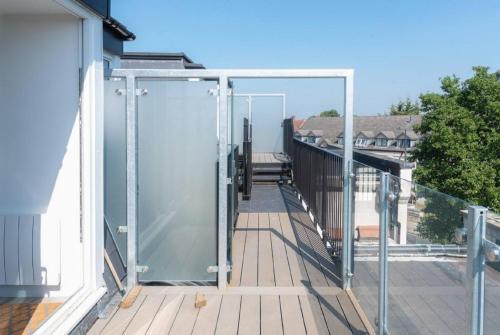 Newly Refurbished 2 bed with Fantastic View - Tap to explore photos