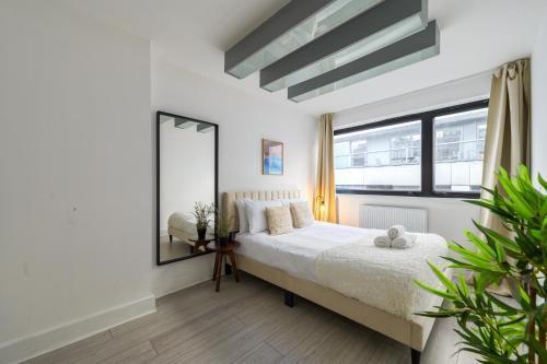 Bright and Beautiful 2BDR Central London Flat - Tap to explore photos