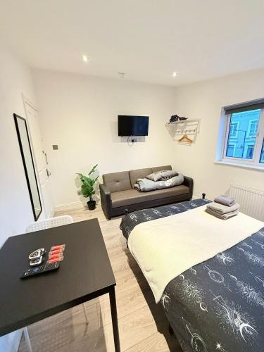 15 min to Central London Guest Suites 22