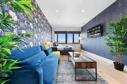 Modern One Bedroom Flat - Sleeps 5 -Near Heathrow - London UB3 - Tap to explore photos