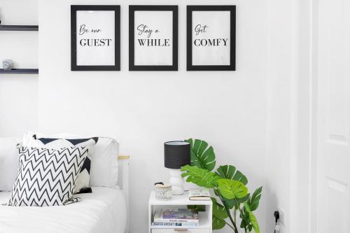 Central Hoxton High Spec 2 Bed! - Tap to explore photos
