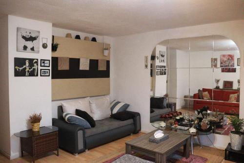 Comfortable 2-Bed House in London Zone 2 - Tap to explore photos