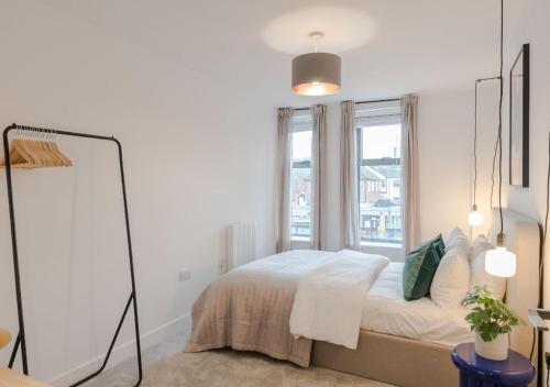 Ladywell Cityscape - 1 bedroom flat - London - Tap to explore photos