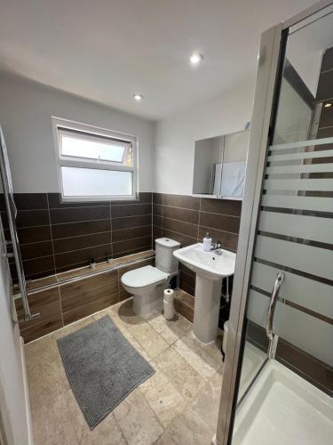 Stunning House 15 min from Wembley arena - Tap to explore photos