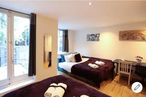 Fabulous Private Bedrooms near Euston Station, Central London Room Type - Quadruple Room