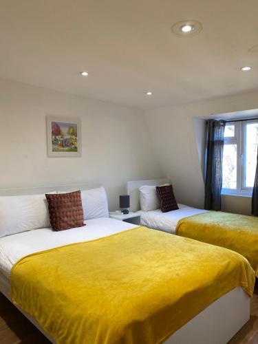 Fabulous Private Bedrooms near Euston Station, Central London Room Type - Triple Room