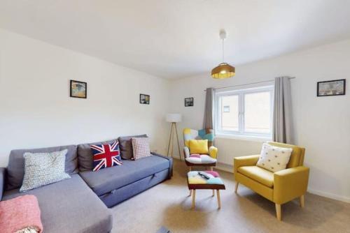 Newly furnished 4BR house in Islington - Tap to explore photos