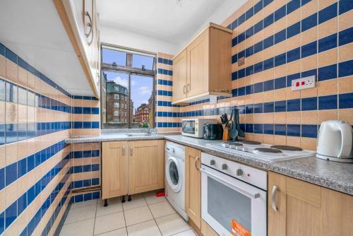 Modern 1 bed Flat - Tap to explore photos