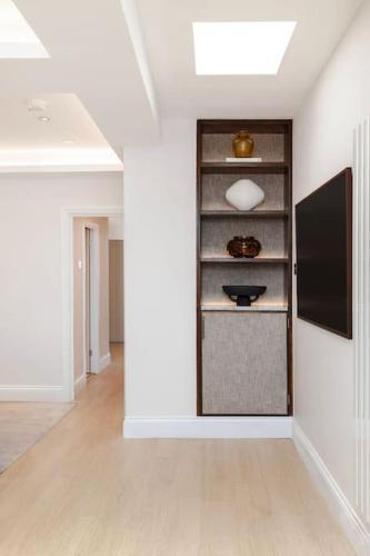 Newly refurbished cosy 2 bed in Wembley - Tap to explore photos