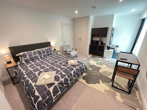 Royal King Studio Apartment Exel - Tap to explore photos