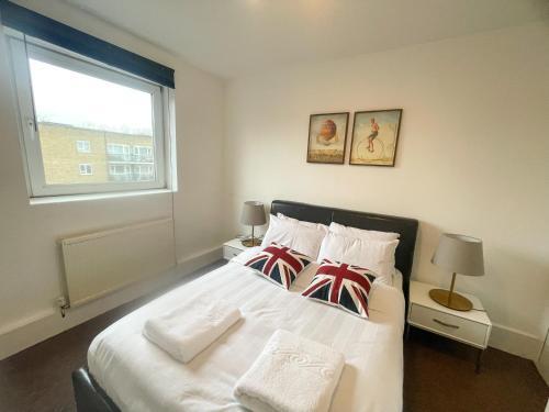 Flat f, 266 Bethnal Green road - Tap to explore photos