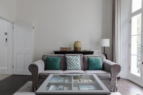 Number 53 - Stunning Maisonette with Parking in Kensington & Chelsea - Tap to explore photos