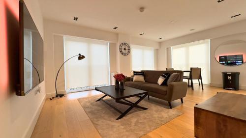 Luxury London Stays - US Embassy - Tap to explore photos