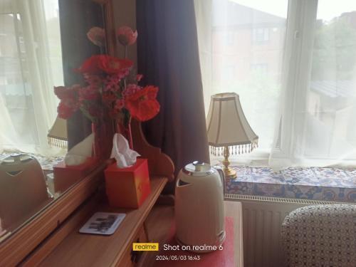 Goldy's place in E17 Room2 - Tap to explore photos