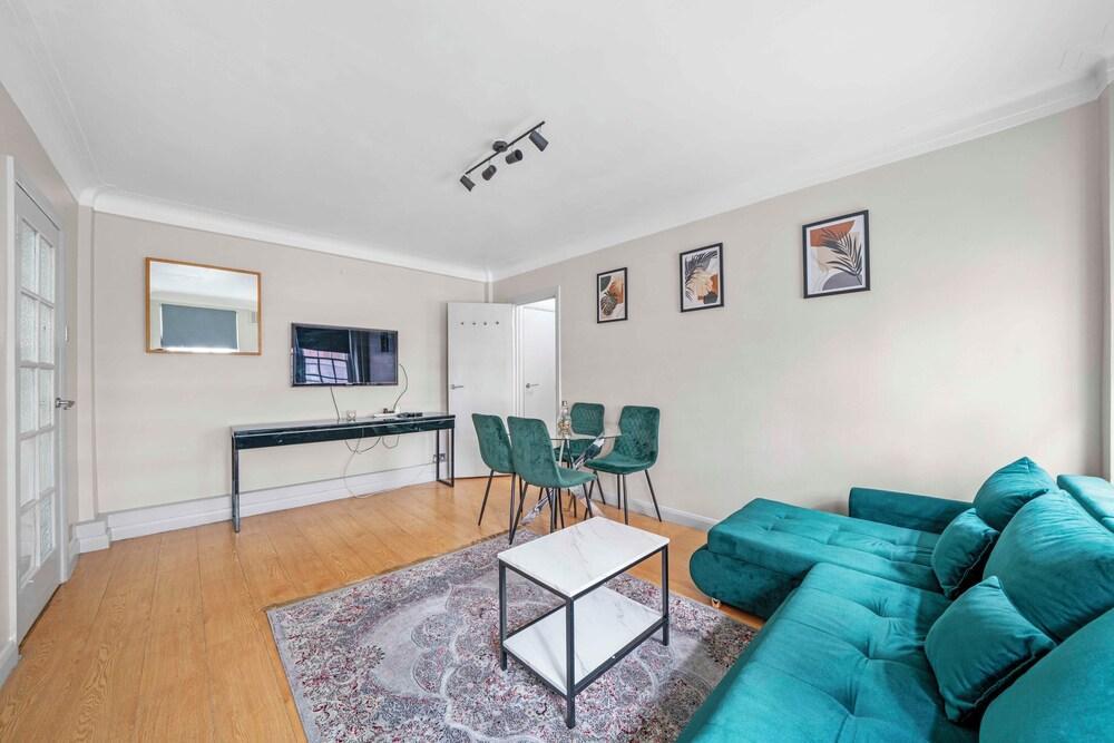 Magnificent 1 bed flat near Marble Arch - Tap to explore photos