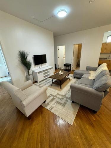 Bright 3 Bedroom Apartment in East Harlem! - Tap to explore photos