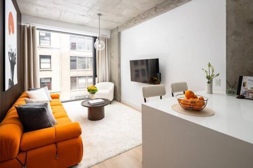 Luxury Full Floor Chelsea Apt St 7 - Tap to explore photos