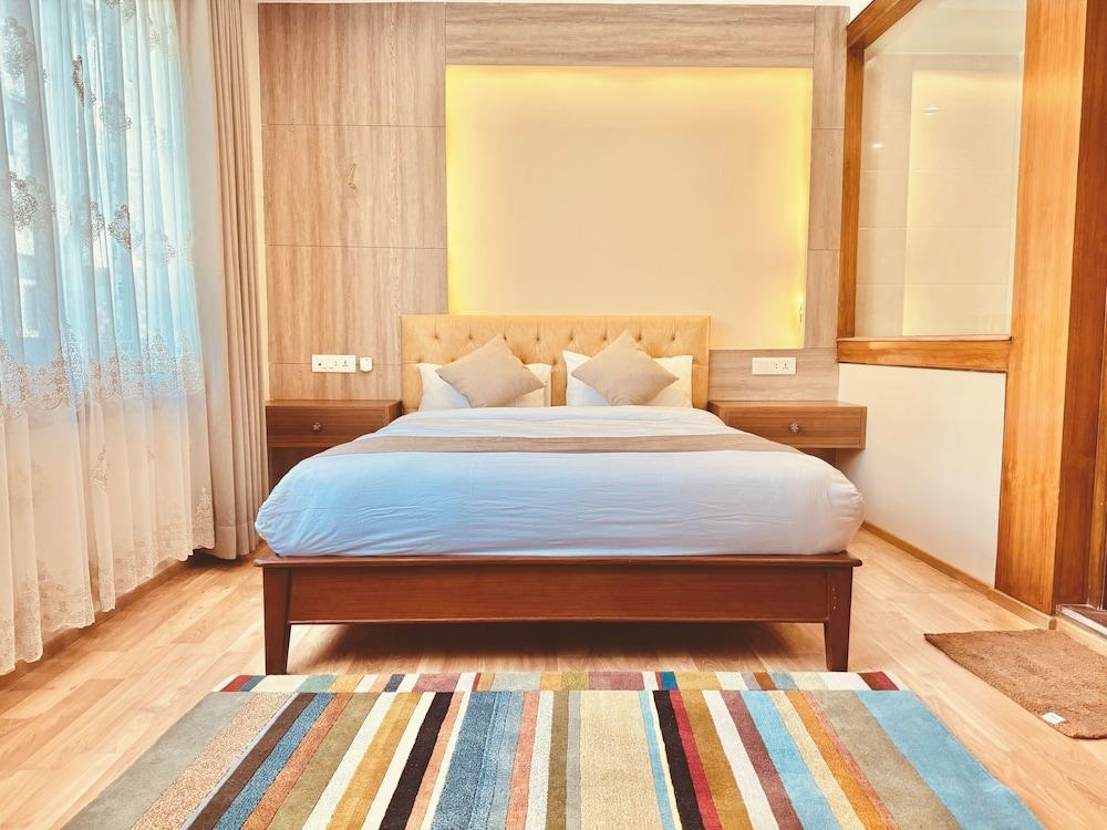 Hotel Bayberry Kathmandu Room Type - Premium Double Room, 1 King Bed, Non Smoking, City View