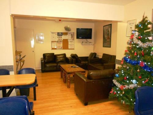 24/7 London Hostel - Tap to explore photos