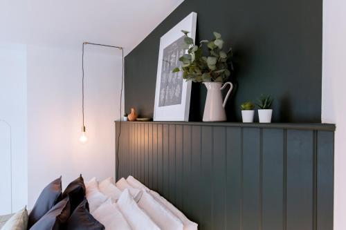 3-Bed House - Next to Olympic Park & Westfield - Tap to explore photos