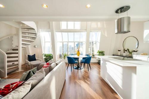 Arcore Premium Apartments Golden Square - Tap to explore photos