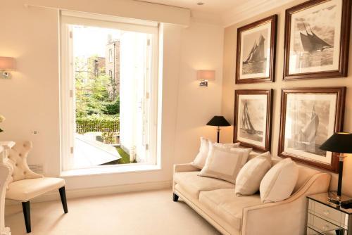 Belgravia flat, with private Terrace - Tap to explore photos