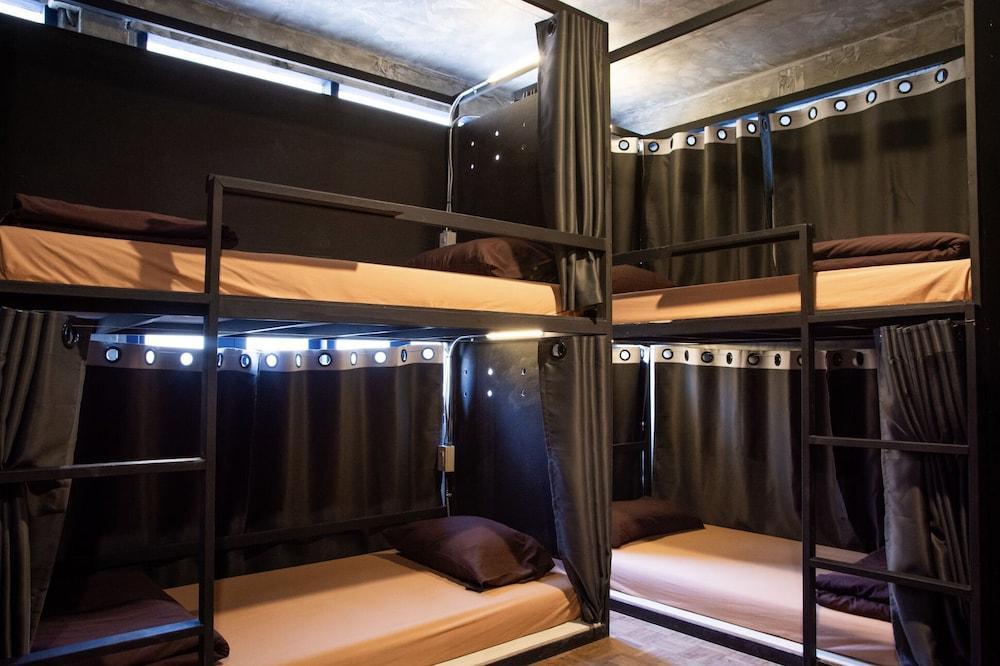 AREA81 HIDEOUT Hostel Khaosan Room Type - Basic Shared Dormitory