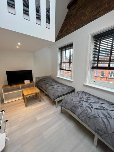 Camden BNB - Tap to explore photos