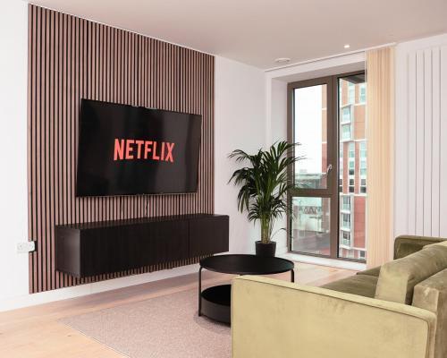 Charming 1BR Apartment in London - Tap to explore photos