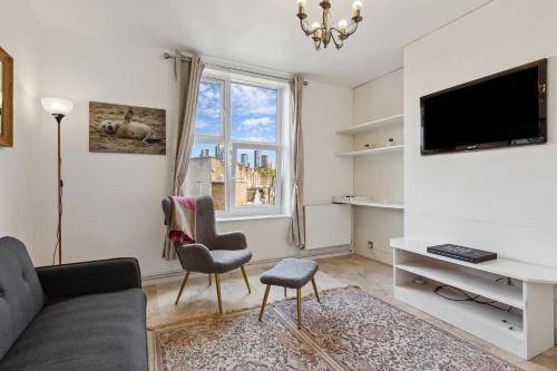 Bright and Cozy Wandsworth Flat near Local Attractions - Tap to explore photos