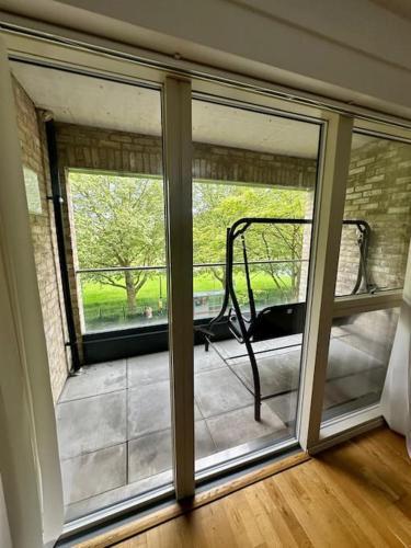Cosy 1 Bed Apartment near Excel London - Tap to explore photos