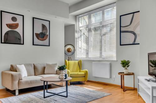 MySquare Contemporary Serviced Apartments in City of London - Tap to explore photos
