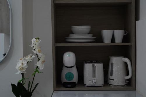 Central Studio Apartment London 5 - Tap to explore photos