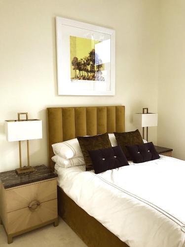 Cloud Nine - Luxe Apartment - Tap to explore photos