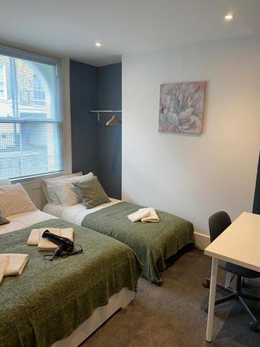 Comfy Private Bedrooms in Euston, Central London Room Type - Triple Room