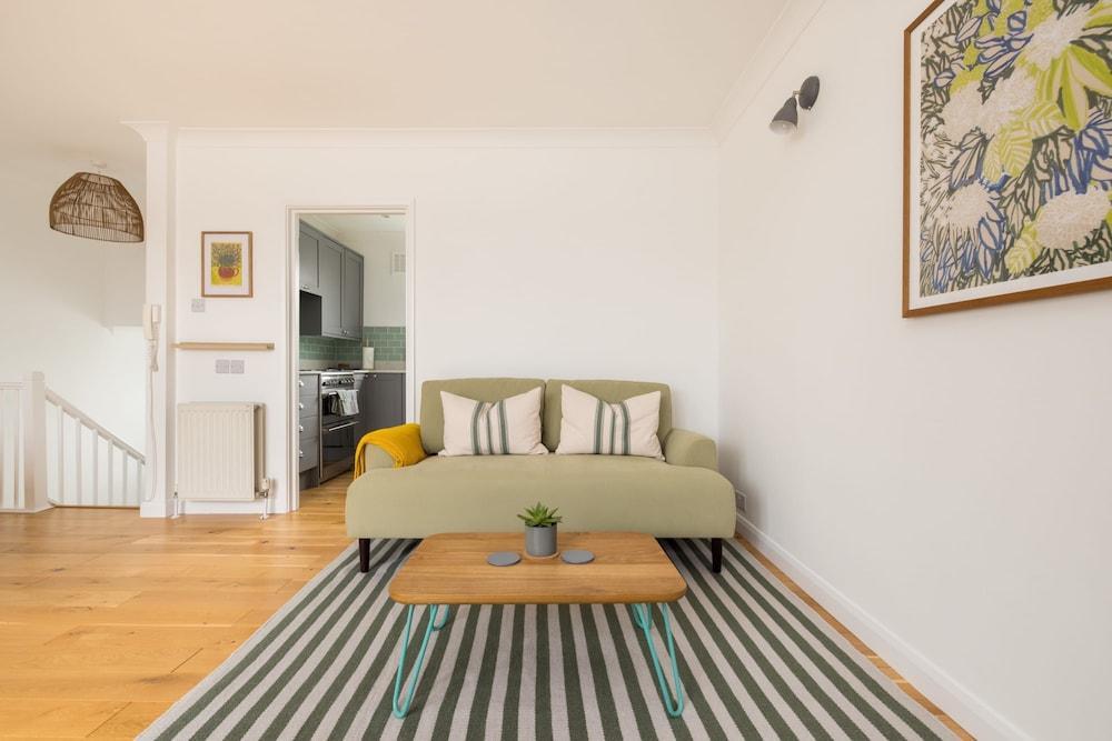 Charming Primrose Hill Rooftop Duplex
