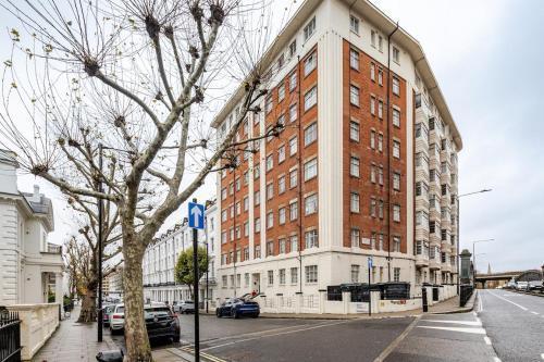 Central stylish 1 bed Hyde Park