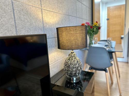 Guest Favourite London Studio Suite Garden View - Tap to explore photos