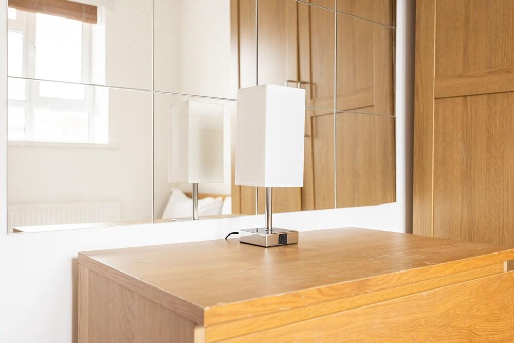 Comfortable 2 Bedroom in Marylebone - Tap to explore photos