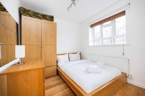 Comfortable 2 Bedroom in Marylebone - Tap to explore photos