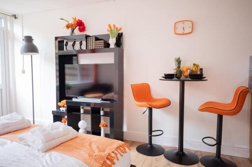 Cozy Studio in Central London - Tap to explore photos