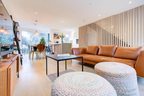 Neoteric Home Wimbledon Village - Tap to explore photos