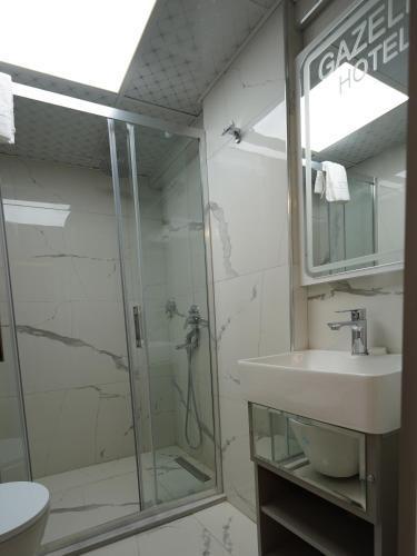 gazelle suites Room Type - Deluxe King Suite
