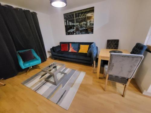 Garland Central City Apartment London 2 - Tap to explore photos